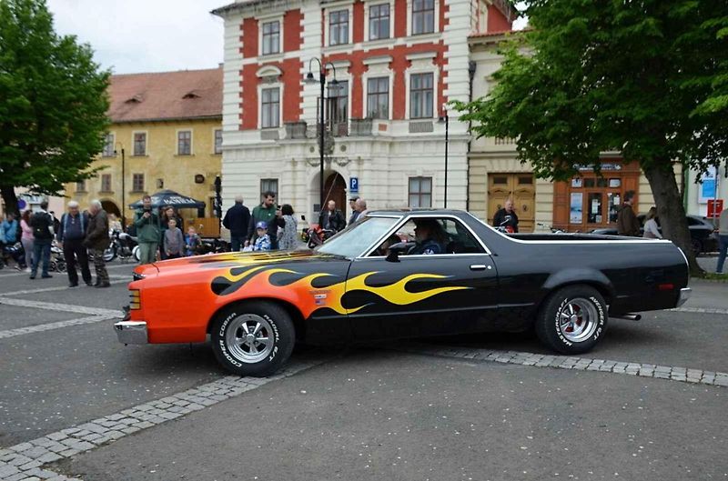 Přehlídka i start ve Velvarech. Finále bylo ve Slaném.