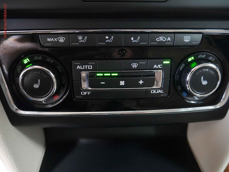 Škoda Superb (2013) 2.0 TDi 4x4, 2.maj, DSG - fotka 15 z 25