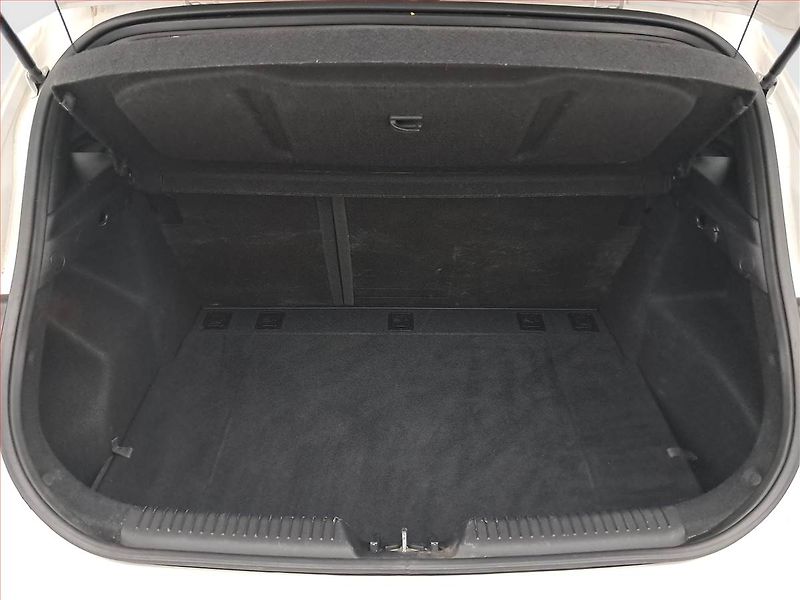 Hyundai i30 (2014) 1.6 MPI, Tempomat - fotka 14 z 16