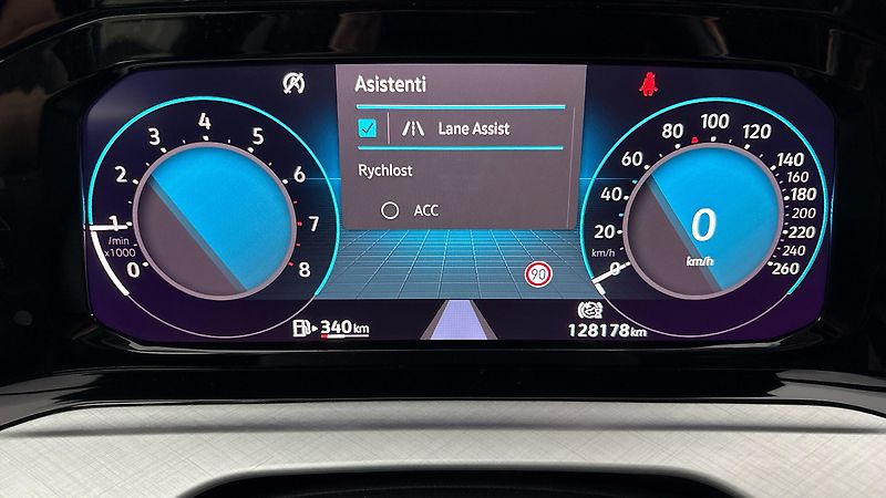 Volkswagen Golf 1.5 TSI Life Variant - fotka 10 z 26
