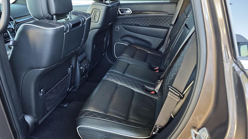 Jeep Grand Cherokee (2019) 3,0 CRD Summit ČR, 1.maj.  - fotka 17 z 49
