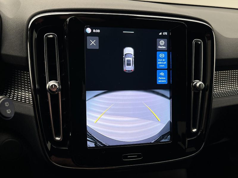 Volvo XC40 RECHARGE PLUS TWIN ENGINE AUT - fotka 30 z 43