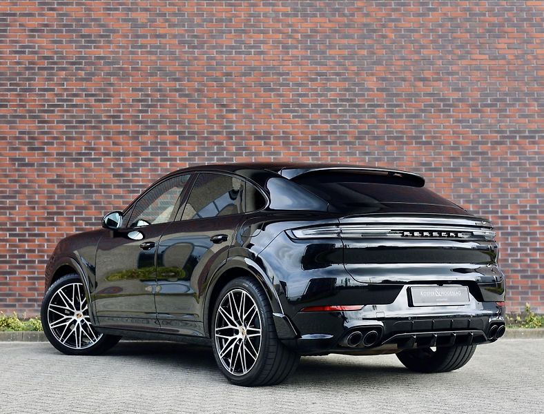 Porsche Cayenne (2025) Coupe E-Hybrid 360KW Techart - fotka 2 z 46