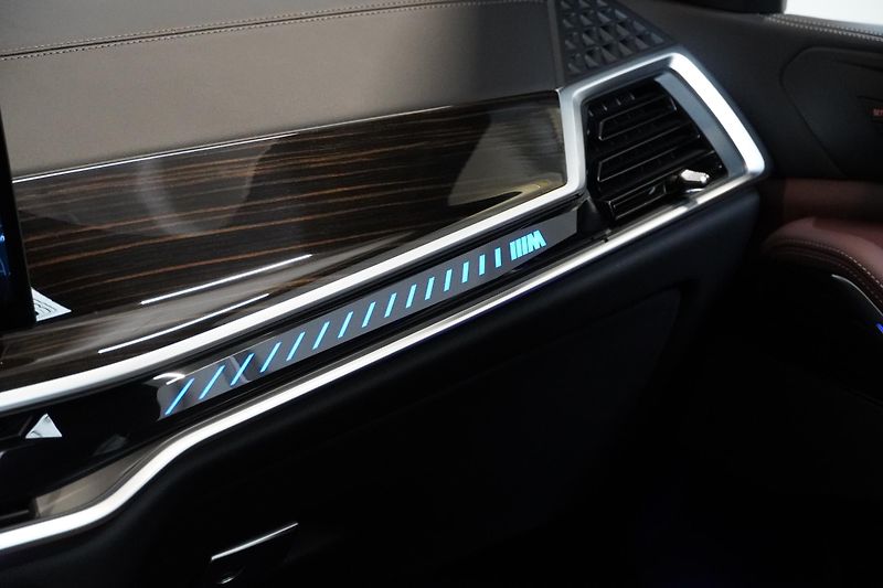 BMW X7 M60i,1.MAJ,ČR,DPH,Tažné - fotka 30 z 44
