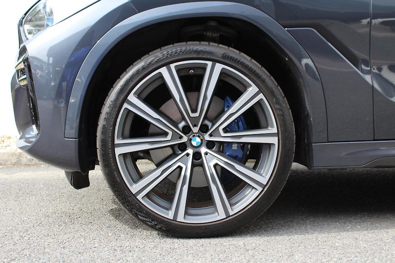 BMW X6 xDrive30d - fotka 6 z 25