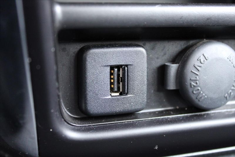 Suzuki SX4 1,6 VVT  4x4,KEYLESS,TAŽNÉ - fotka 14 z 25