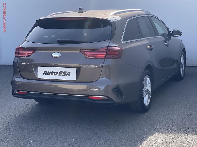 Kia Ceed (2018) 1.4T-GDi, ČR, AT, navi - fotka 4 z 21