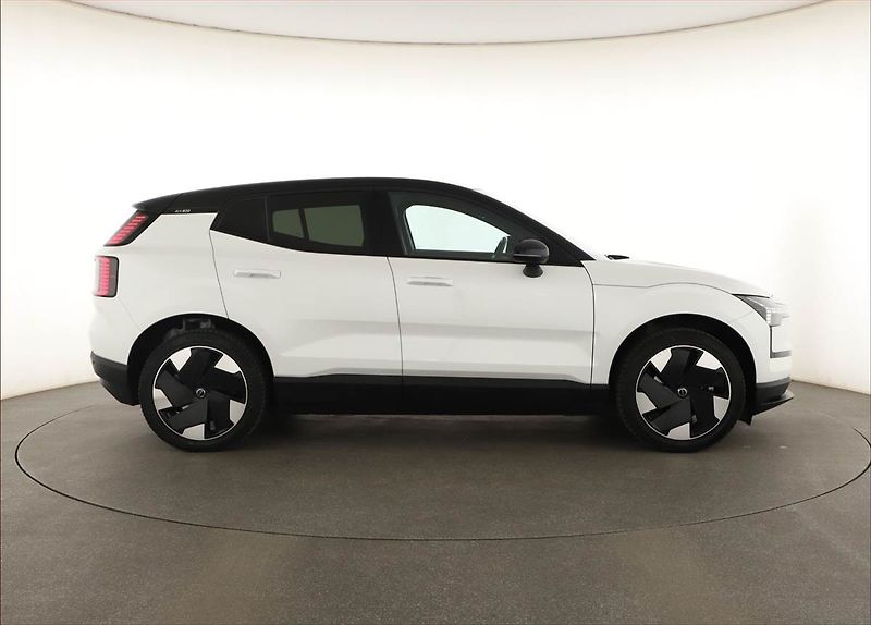 Volvo EX30 (2024) 69kWh Single Motor - fotka 6 z 24