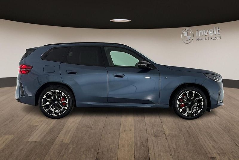 BMW X3 M50 xDrive - fotka 2 z 26