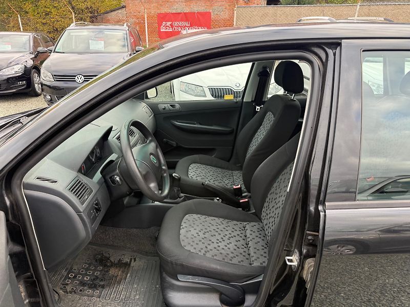 Škoda Fabia 1.2 HTP KOMBI - fotka 8 z 13