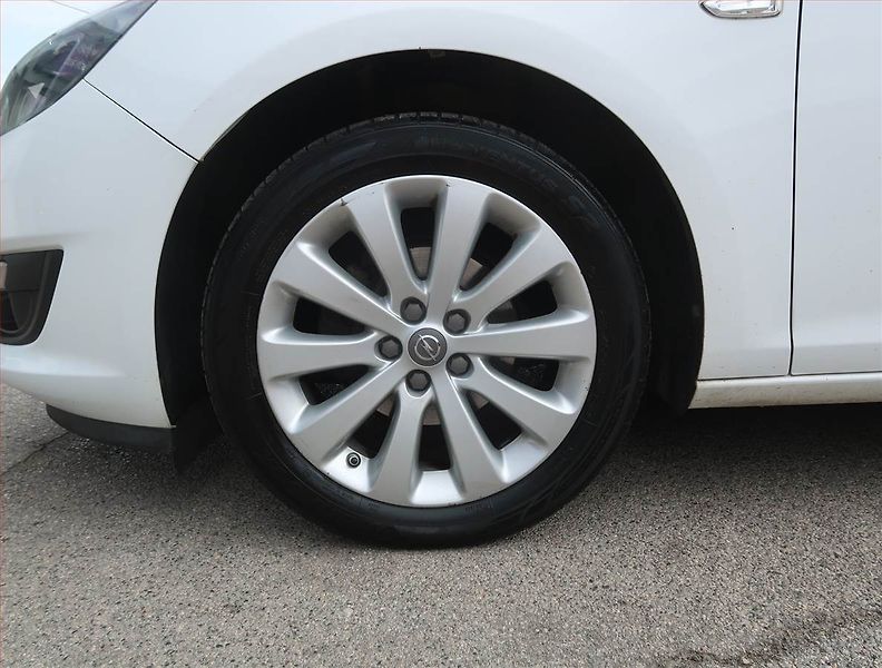 Opel Astra (2015) 1.6 16V, Serv.kniha, Tempomat - fotka 14 z 16
