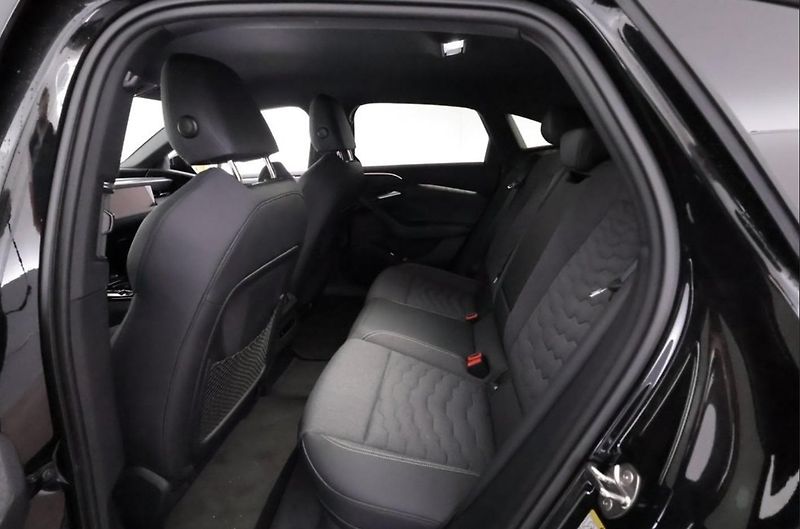 Audi A6 e-tron AWD S-line 100kWh Tažné - fotka 9 z 19