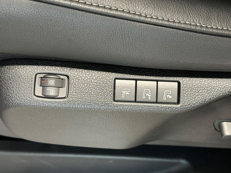 Peugeot Traveller (2026) Allure L2 2.2 BlueHDi 180 EAT8 - fotka 26 z 28