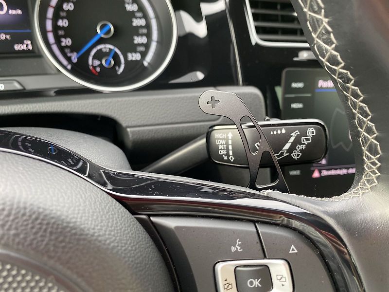 Volkswagen Golf (2019) 2.0 TSI DSG 4Motion R-Line - fotka 22 z 34