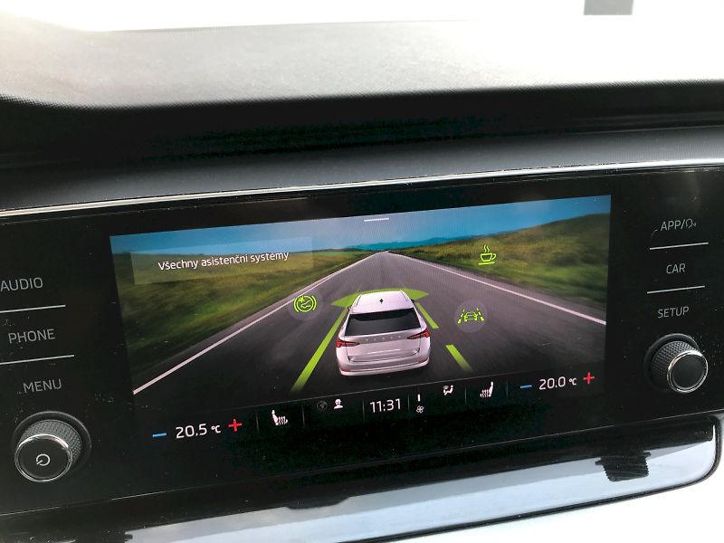 Škoda Octavia (2023) COM AMB TD 110/2.0 M6F - fotka 17 z 24
