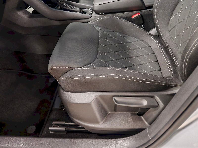 Škoda Karoq (2025) 1.5 TSI 110 kW DSG Sportline - fotka 23 z 32
