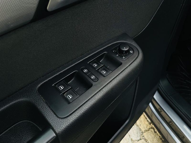 Volkswagen Sharan 2.0TDI MANUÁL 1.MAJITEL VÝHŘEV - fotka 29 z 42