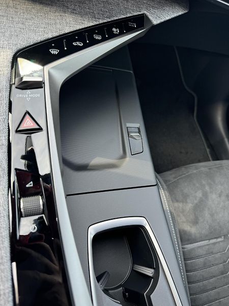 Peugeot 3008 (2024) GT - fotka 19 z 21