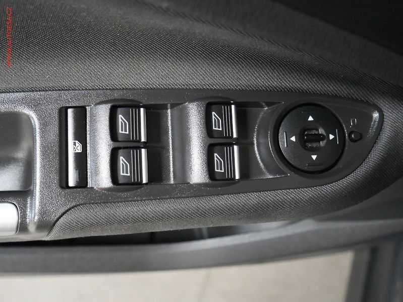 Ford C-MAX (2019) 1.0 EB, 1.maj,ČR, AC, park - fotka 19 z 19