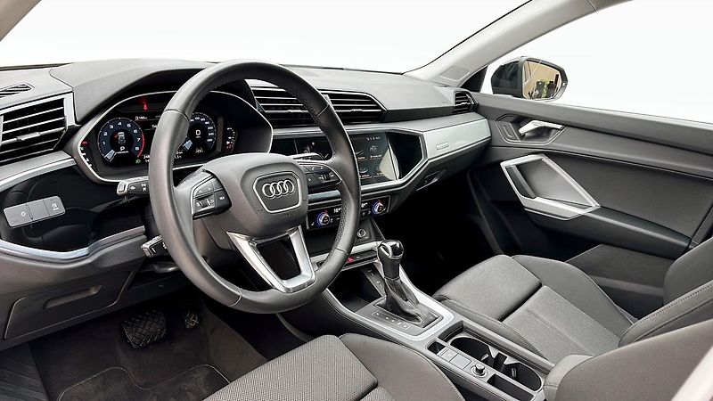 Audi Q3 35TFSI S Tronic Cockpit LED - fotka 7 z 13
