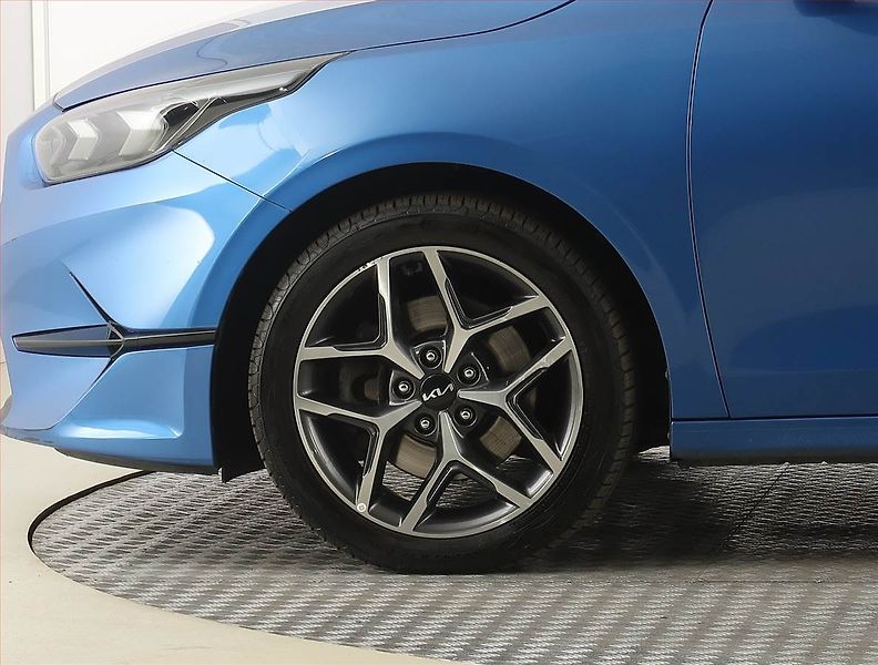 Kia Ceed (2023) 1.5 T-GDI, ČR,1.maj - fotka 15 z 21
