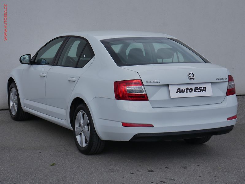 Škoda Octavia (2014) 1.2 TSi, ČR, Elegance - fotka 6 z 20