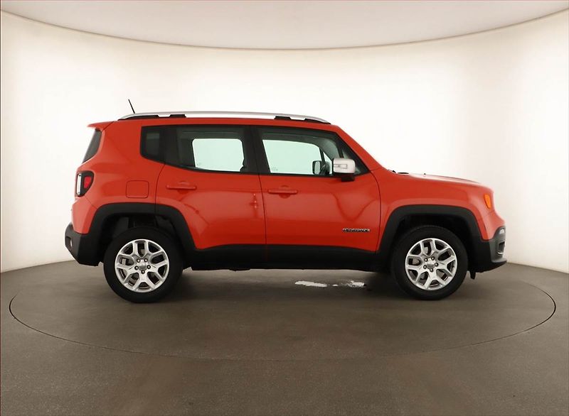 Jeep Renegade (2015) 1.4 MultiAir, 4X4, Automat - fotka 6 z 15