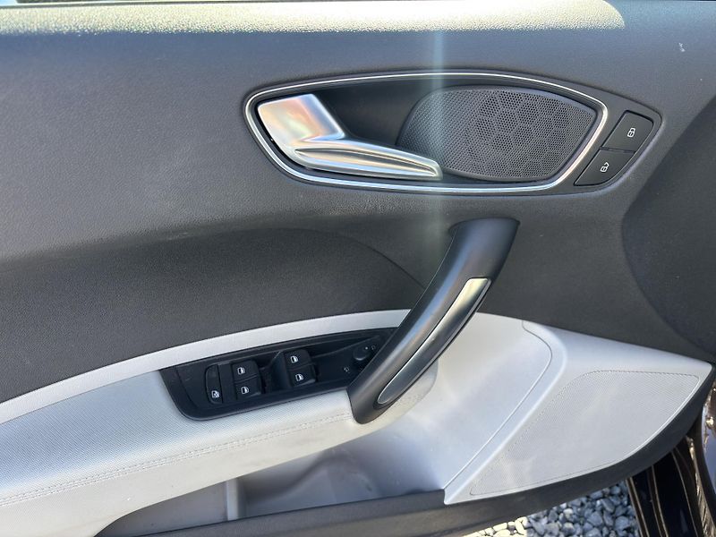 Audi A1 (2013) 2.0TDI, 105kW - fotka 9 z 16
