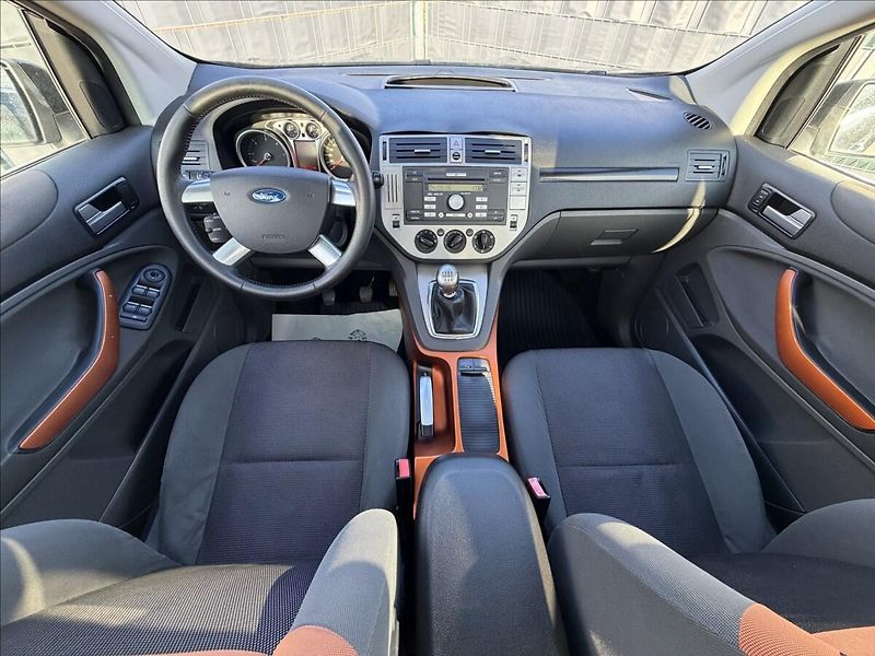 Ford Kuga 2.0 TDCi Panorama - fotka 7 z 18