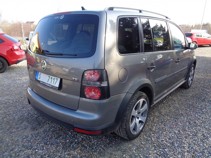 Volkswagen Touran 1,4 TSI CROS - fotka 5 z 15