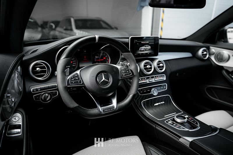 Mercedes-Benz Třídy C (2016) AMG C63 S Kupé 375kW - fotka 17 z 42