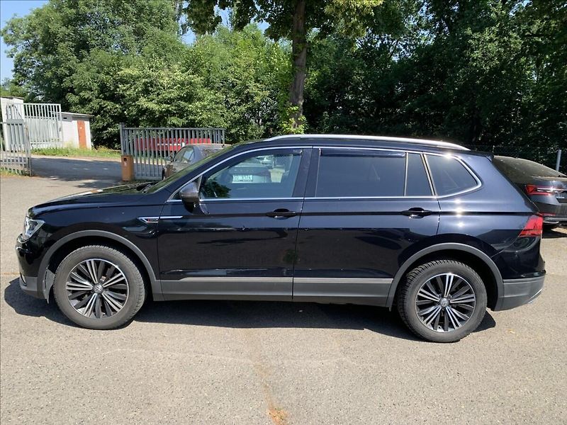 Volkswagen Tiguan 2,0 TDI 4X4 DSG 140KW PANORAMA - fotka 8 z 28