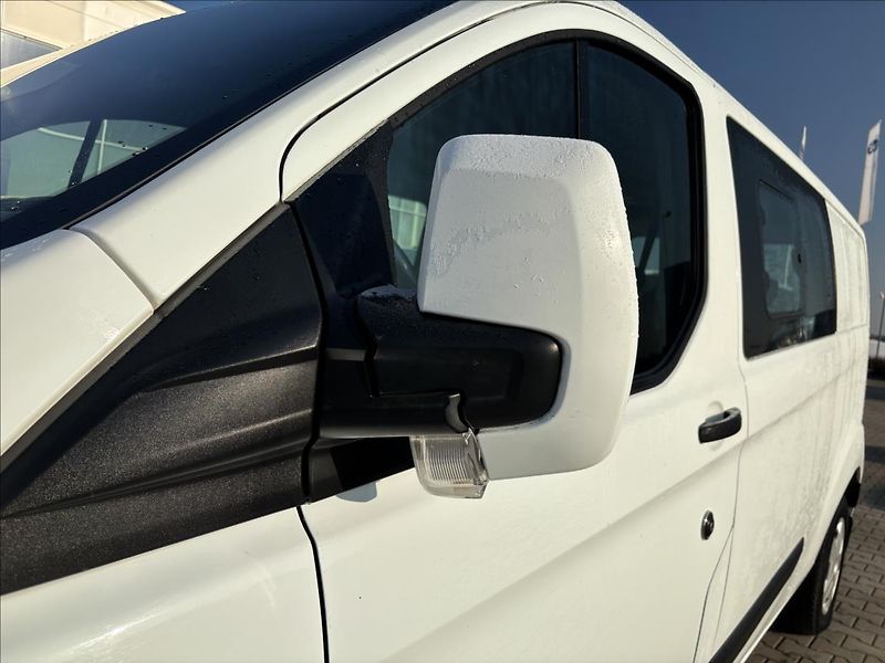 Ford Transit Custom 2,0 EcoBlue KombiVan L2 DPH - fotka 11 z 34