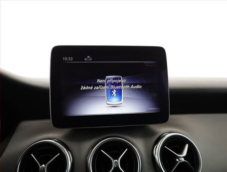 Mercedes-Benz GLA (2019) 200 d 4MATIC, 4X4 - fotka 13 z 19