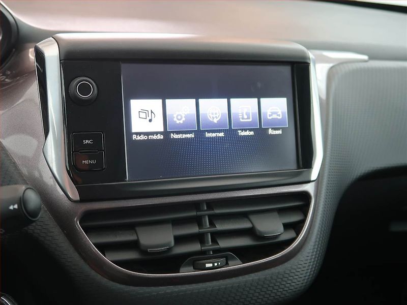 Peugeot 2008 (2014) Active 1.2 VTi, ČR,1.maj - fotka 15 z 19