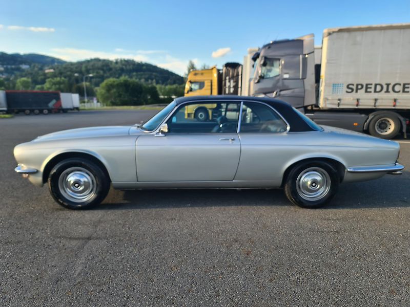 Jaguar XJ6 (1975)  4.2 C (Coupé) SERIE II AUTOMA - fotka 2 z 53
