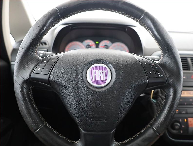 Fiat Grande Punto (2009) 1.4 Star Jet 16V, po STK - fotka 8 z 15