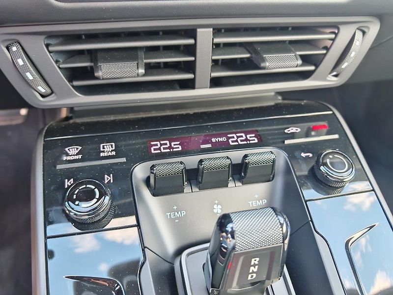 Porsche 911 Carrera S, Chrono, BOSE - fotka 28 z 41