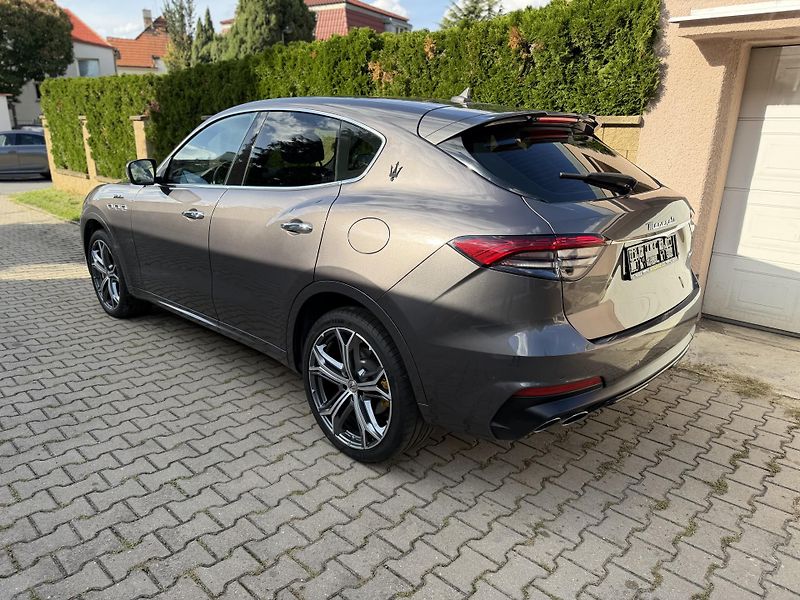 Maserati Levante (2023) 430PS- MODENA-S-TOP-SKLADEM- - fotka 3 z 27