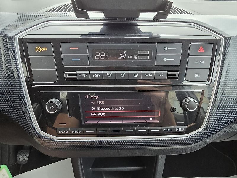 Volkswagen up! CNG KAMERA + DIGIKLIMA ČR - fotka 26 z 33