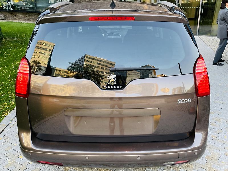 Peugeot 5008 2.0HDi MAN 1MAJITEL SENZORY  - fotka 15 z 43