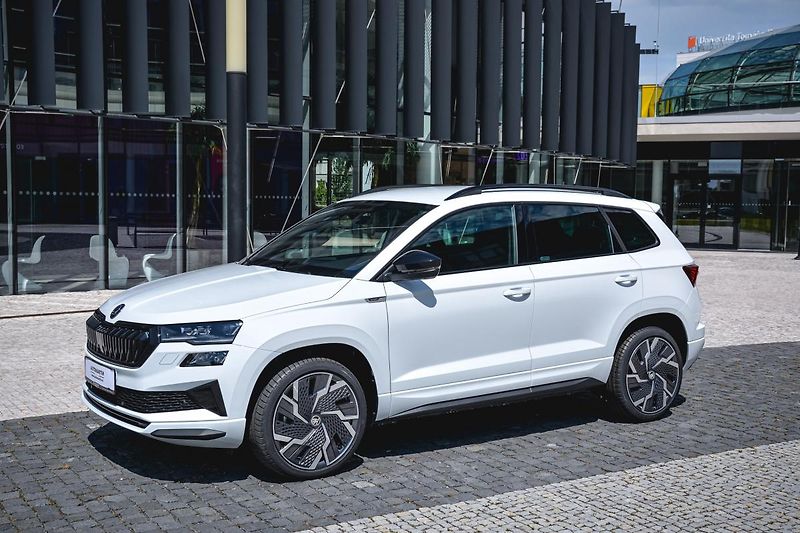 Škoda Karoq (2023) 1,5Tsi Sportline Exclusive DSG - fotka 3 z 30