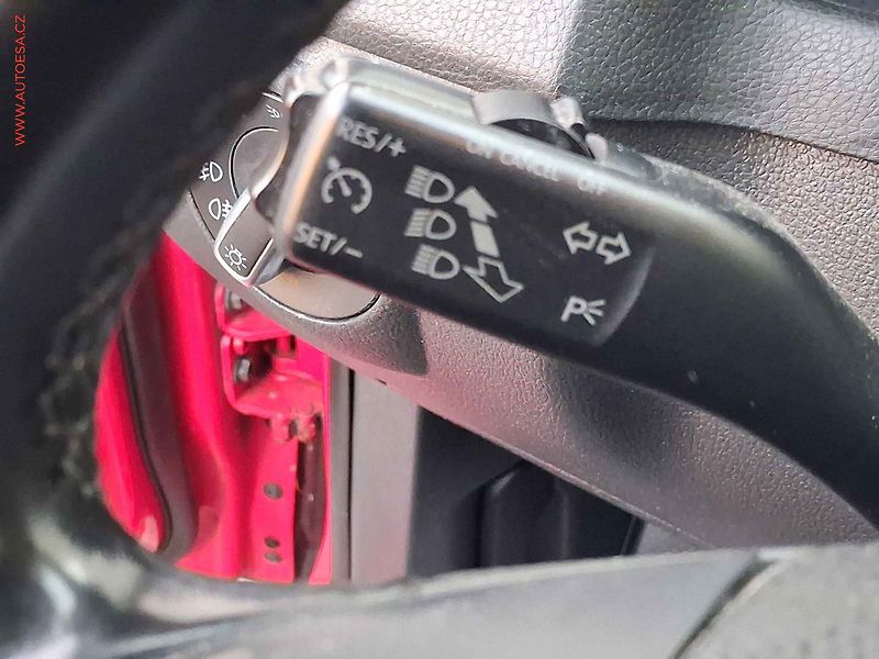 Volkswagen Golf Plus (2010) 2.0 TDi, 2.maj,ČR, Xenon - fotka 13 z 17