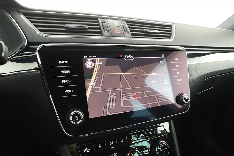 Škoda Superb (2019) Laurin&Klement 2.0 TSI - fotka 14 z 19