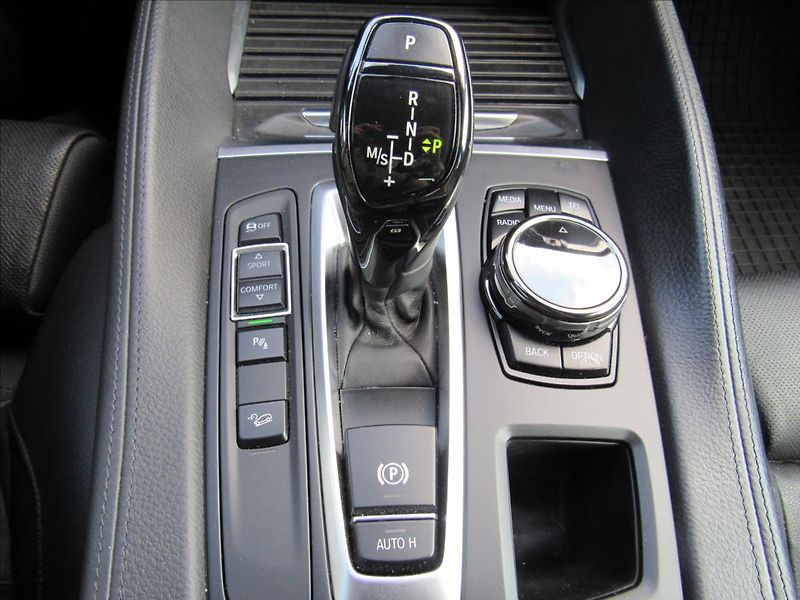 BMW X6 3,0 d xDrive30d 190kW - fotka 20 z 33