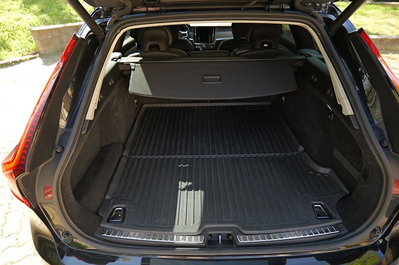 Volvo V90 CC B5 Diesel 173kW H/K Záruka - fotka 30 z 33
