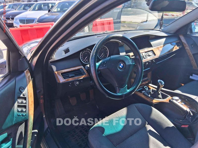BMW Řada 5 (2005) 2.5i, ČR - fotka 3 z 3
