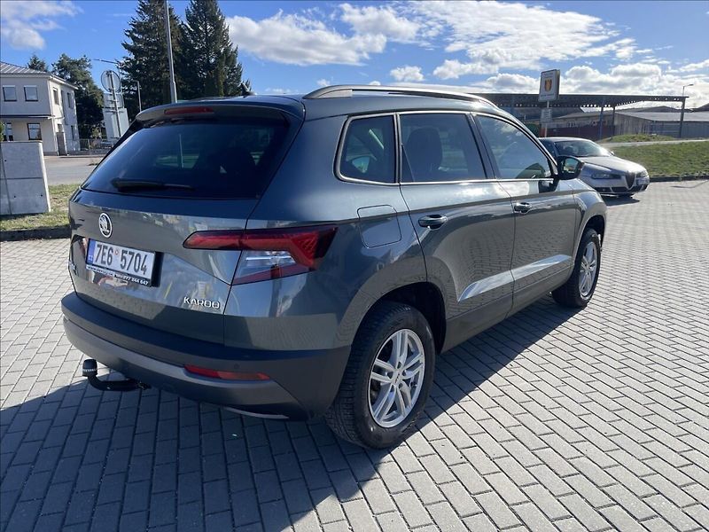 Škoda Karoq 1,0 TSi 85kw Style Tažné GPS - fotka 32 z 34