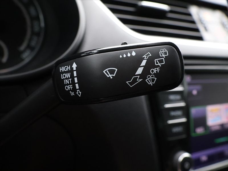 Škoda Octavia 2,0 TDI 135kW Xenon RS - fotka 18 z 31