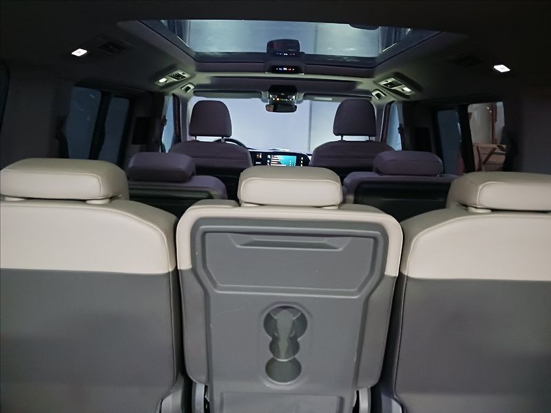Volkswagen Multivan 2,0 TSI 150kW LONG STYLE - fotka 22 z 27
